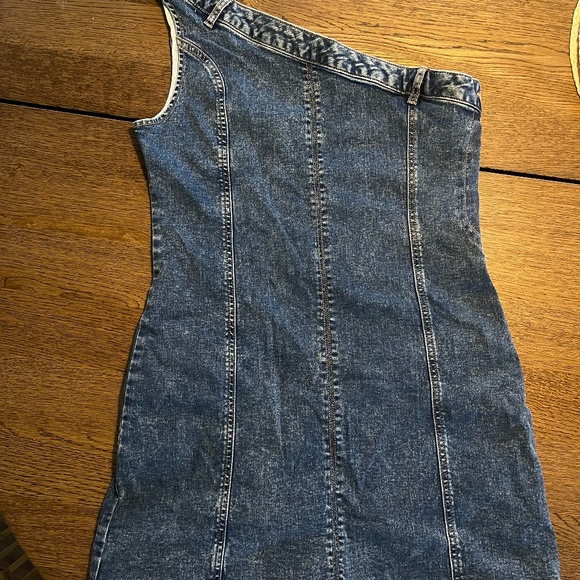 ONE SHOULDER JEAN DRESS - Picture 6 of 6